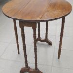 648 1138 DROP-LEAF TABLE